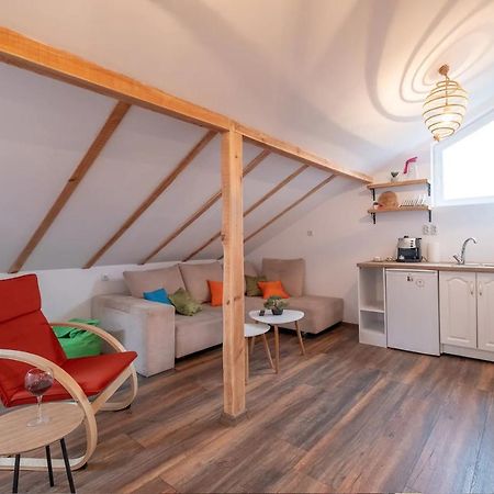 Central Bohemian House/Garden/-5 bedrooms, 3 Baths Sofia Buitenkant foto
