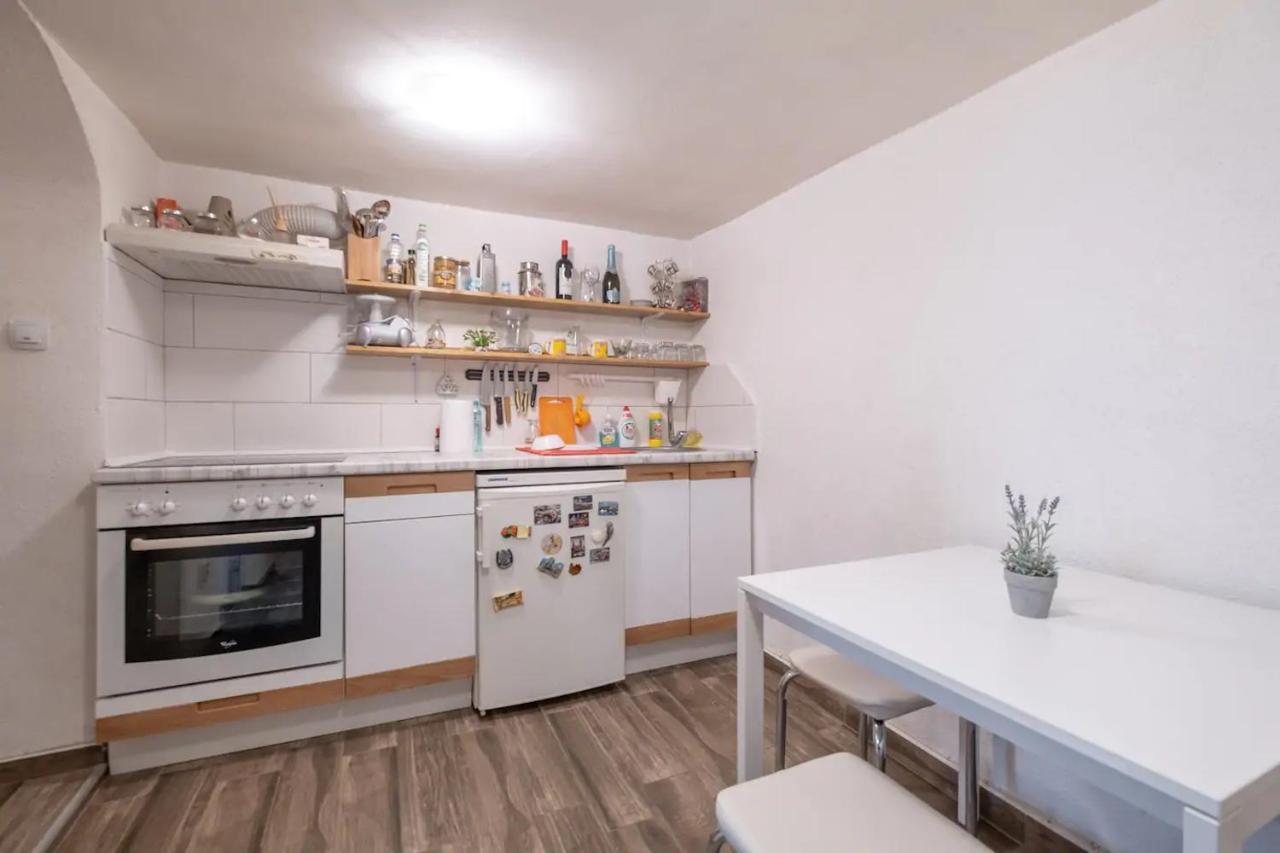Central Bohemian House/Garden/-5 bedrooms, 3 Baths Sofia Buitenkant foto